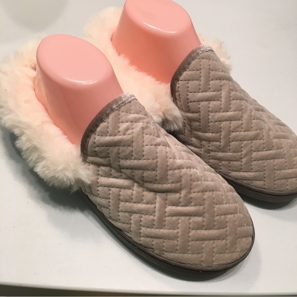 Charter Club Slippers Size 9-10 SB-Z